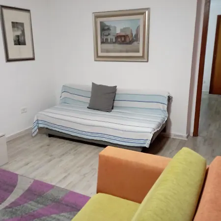 Porta Garibaldi Apartamento *